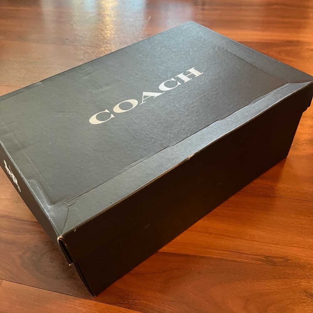 Women’s coach sneakers - authentic with box - Picture 4 of 4